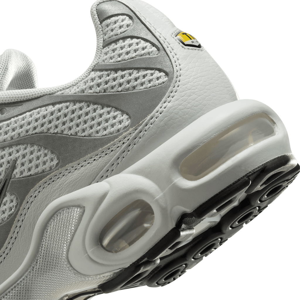 Women's Air Max Plus “Grey Sliver Chrome”