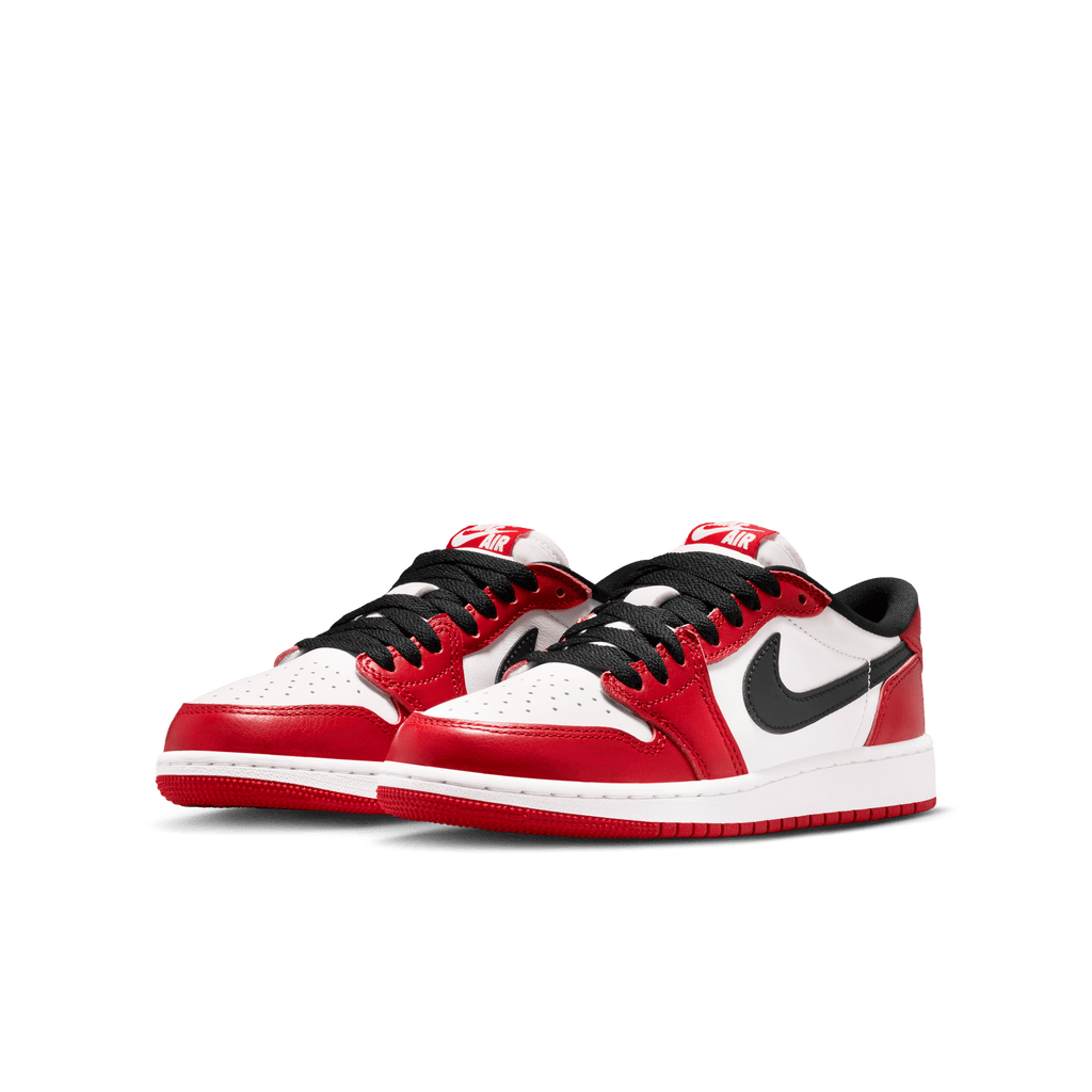 Big Kids' Air Jordan 1 Retro Low "Chicago"