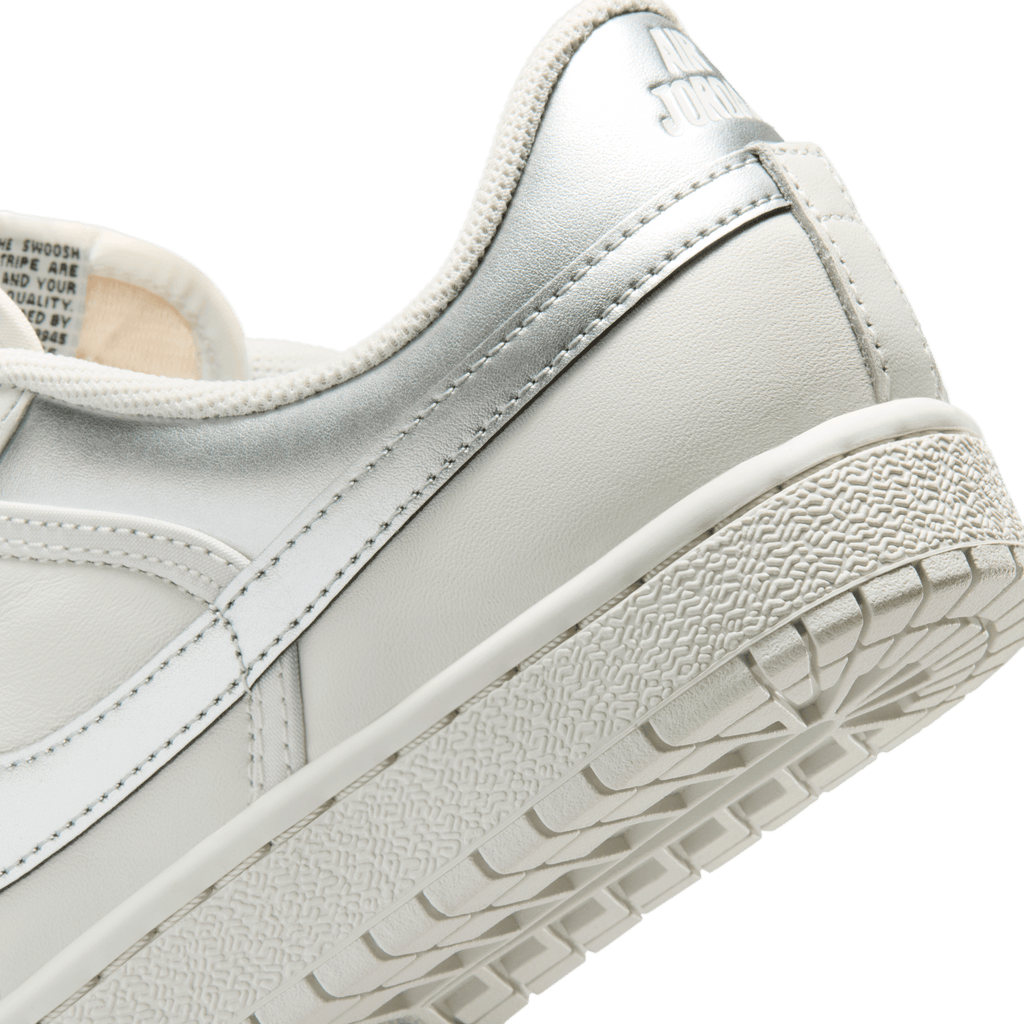 Women's Air Jordan Skyline Low "Swan Metallic Silver"