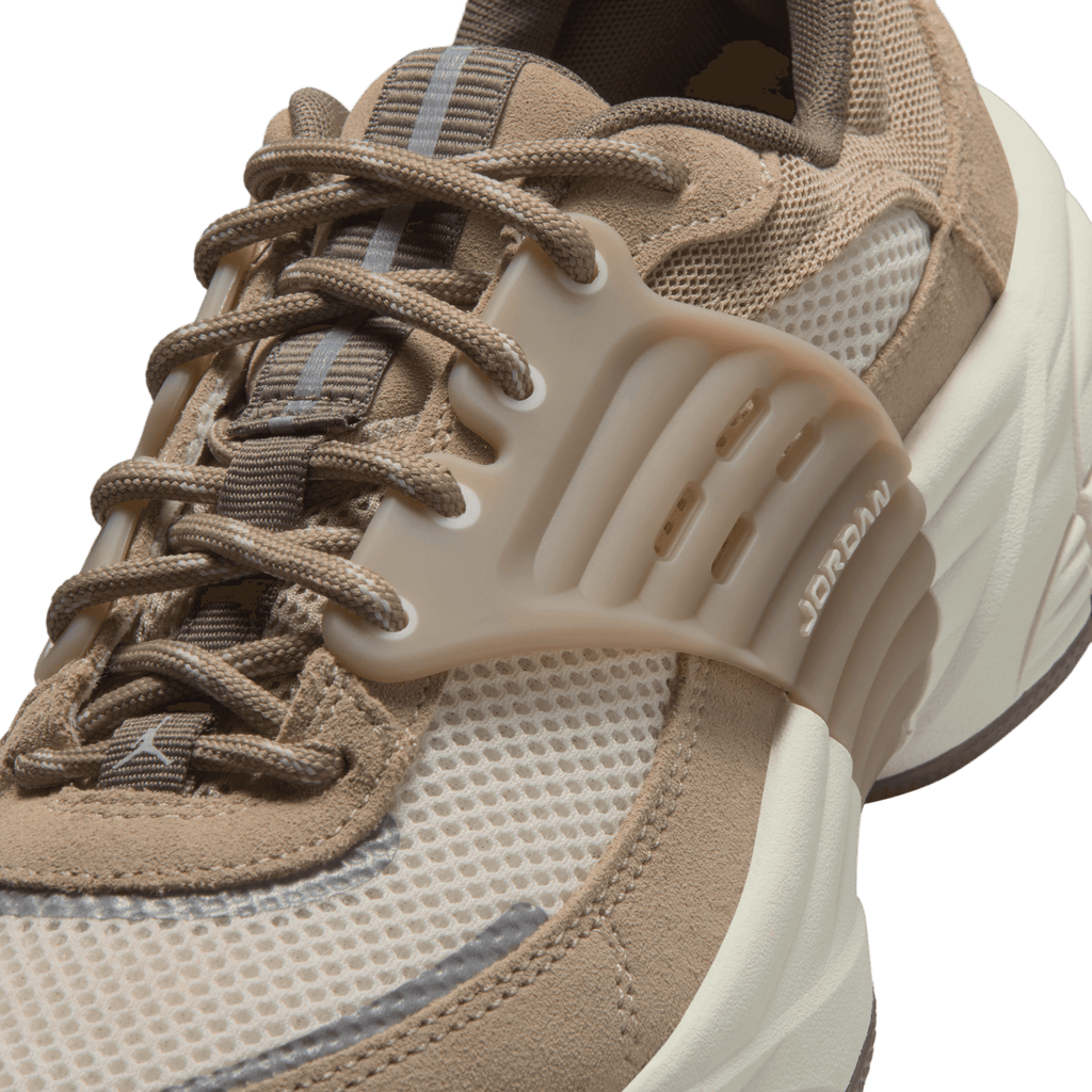 Women's Jordan Trunner O/S "Khaki Pale Ivory"